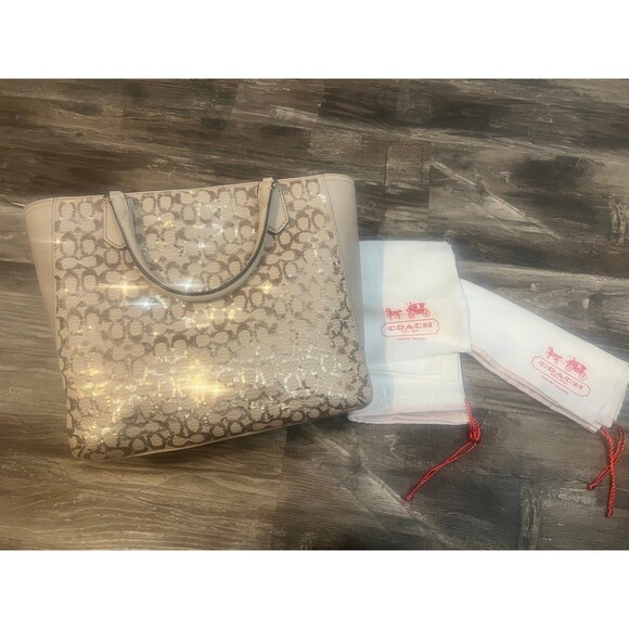 NEW WITH TAGS COACH Poppy Sequined Blair Purse in Champagne Gold - Picture 1 of 8